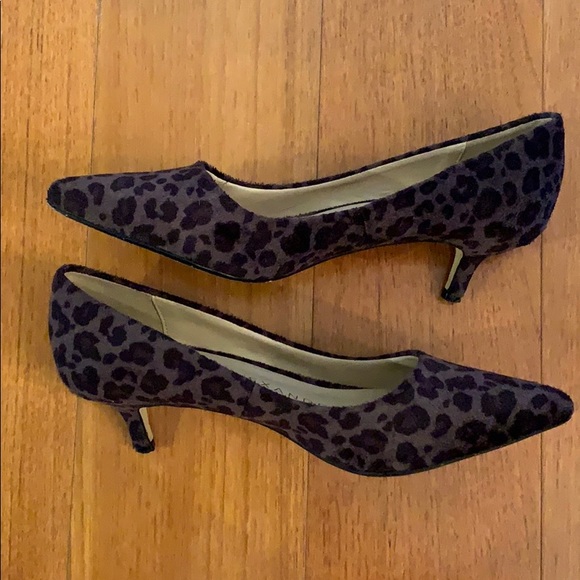 Athena Alexander kitten heels - Picture 2 of 6